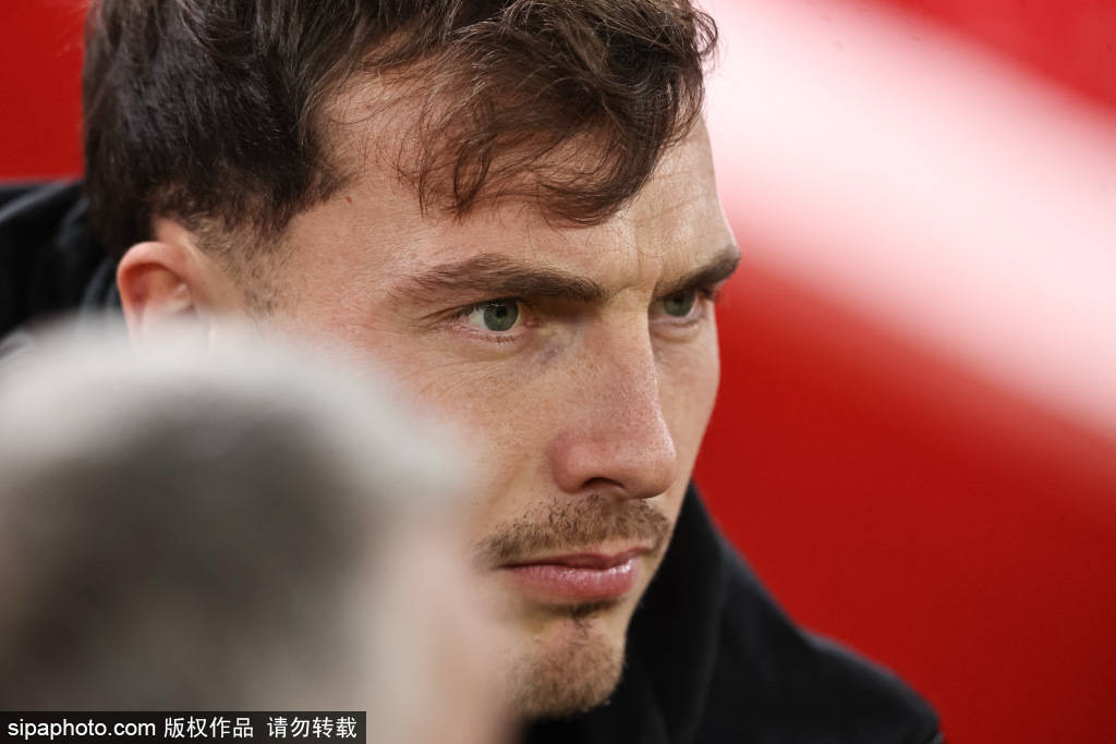 彭南特：利物浦右后卫引援问题的深度剖析与未来展望