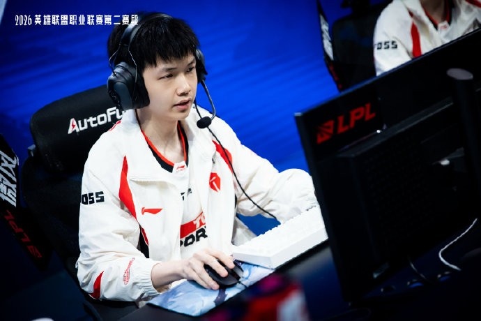 LPL发布TES赛后返图：一往无前，恭喜TES豪取五连胜！