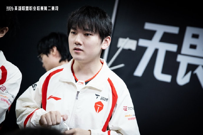 LPL发布TES赛后返图：一往无前，恭喜TES豪取五连胜！